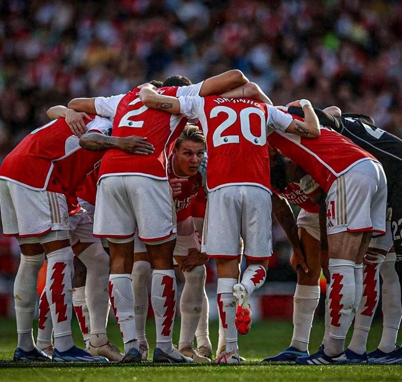 关于布鲁克林篮网训练开放日，今晚队长鼓劲引欢呼，英超在即，年轻球员得到机会的信息