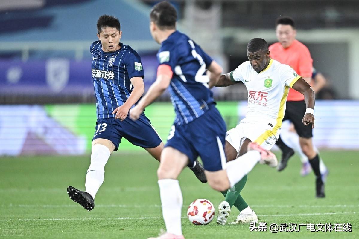 马赛关键时刻更衣室发声马德里竞技今晨回应争议，网友：武汉三镇冲刺阶段单刀错失